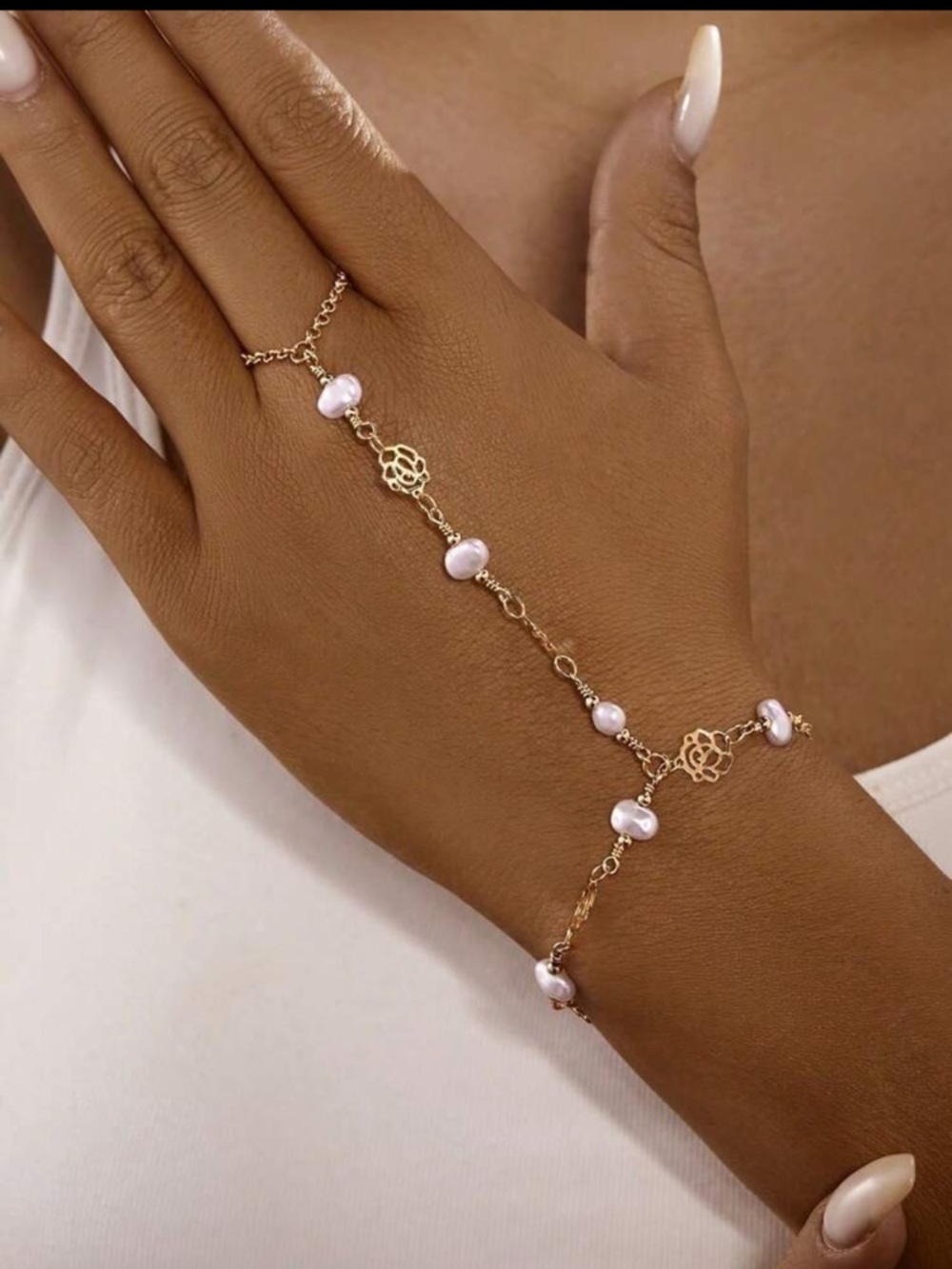Gold hand chain bracelet - Picture 2 of 2